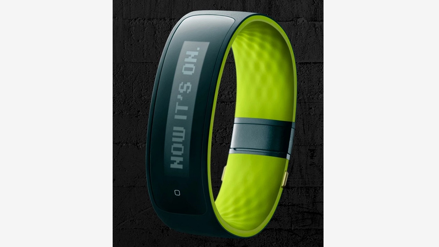 HTC Grip vodeodolný fitnes náramok s GPS