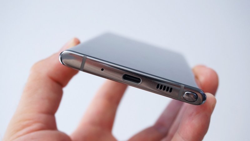 Samsung Galaxy Note 10 - spodná stena