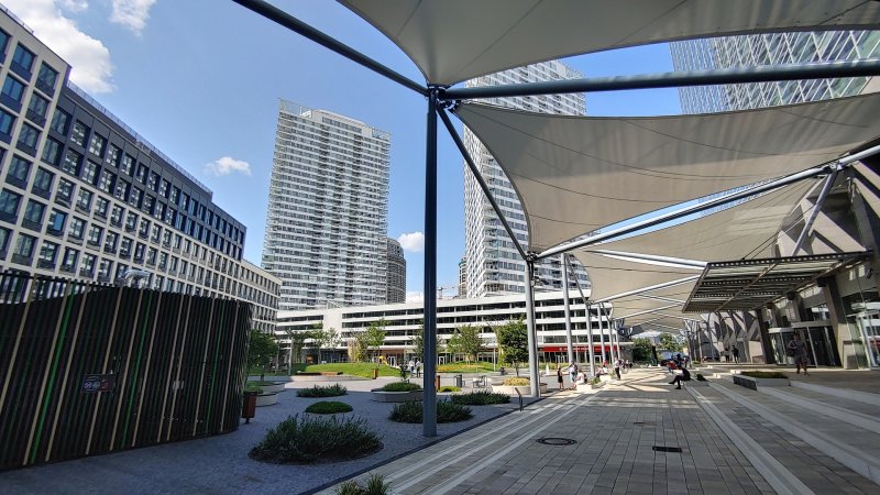 LG G8S ThinQ - širokouhlý záber