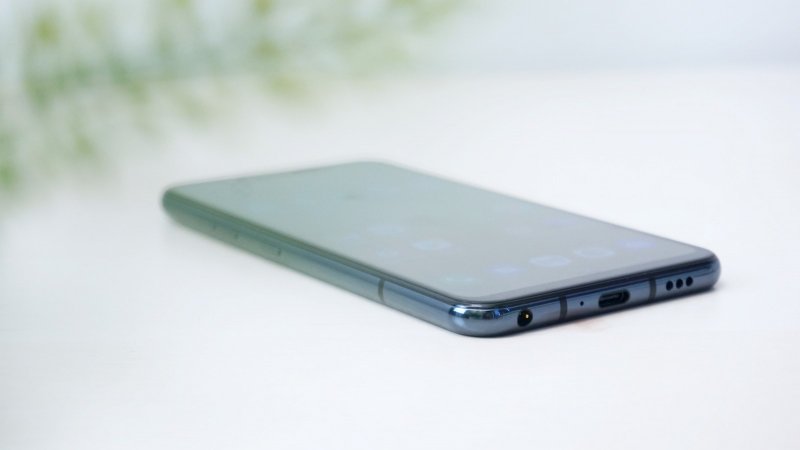 LG G8S ThinQ spodná stena