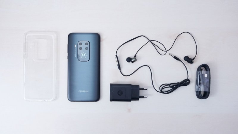 Motorola One Zoom - obsah balenia