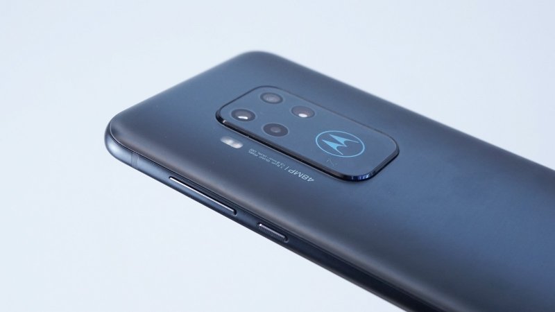 Motorola One Zoom - štyri fotoaparáty vzadu