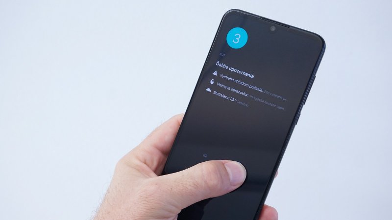 Motorola One Zoom - Moto obrazovka: tri bodky