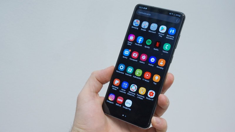 Samsung Galaxy S20+ (hlavná ponuka aplikácií + vyhľadávanie)