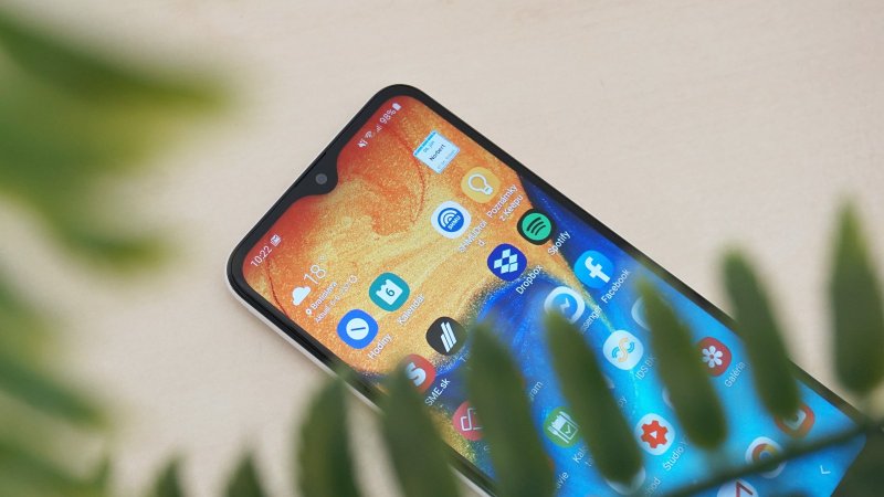 Samsung Galaxy A20e vykrojenie displeja