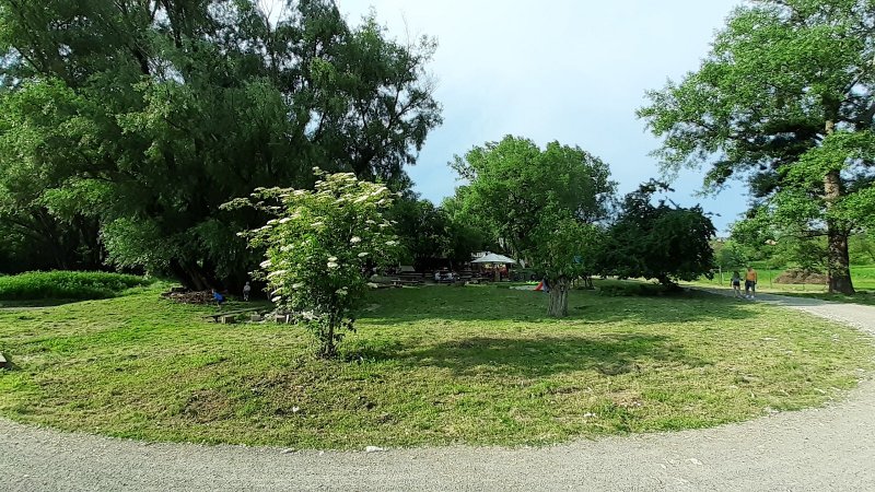 Samsung Galaxy A20e - širokouhlý záber