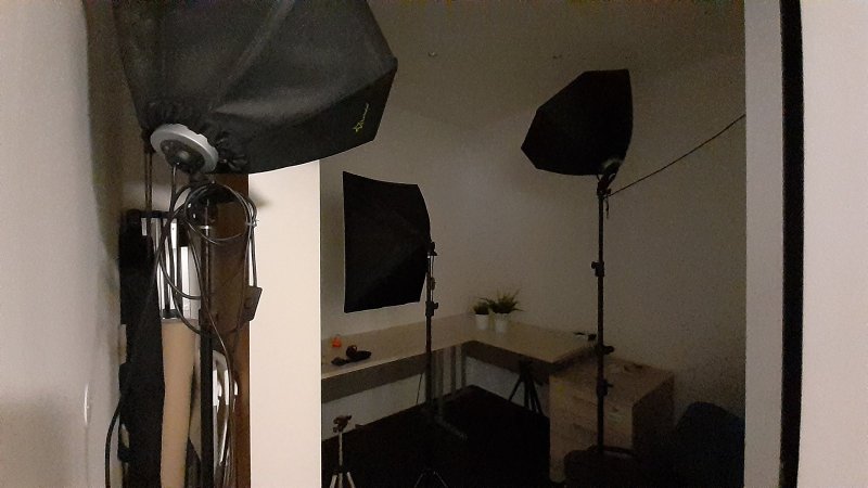 Samsung Galaxy A20e - širokouhlý záber pri slabom svetle